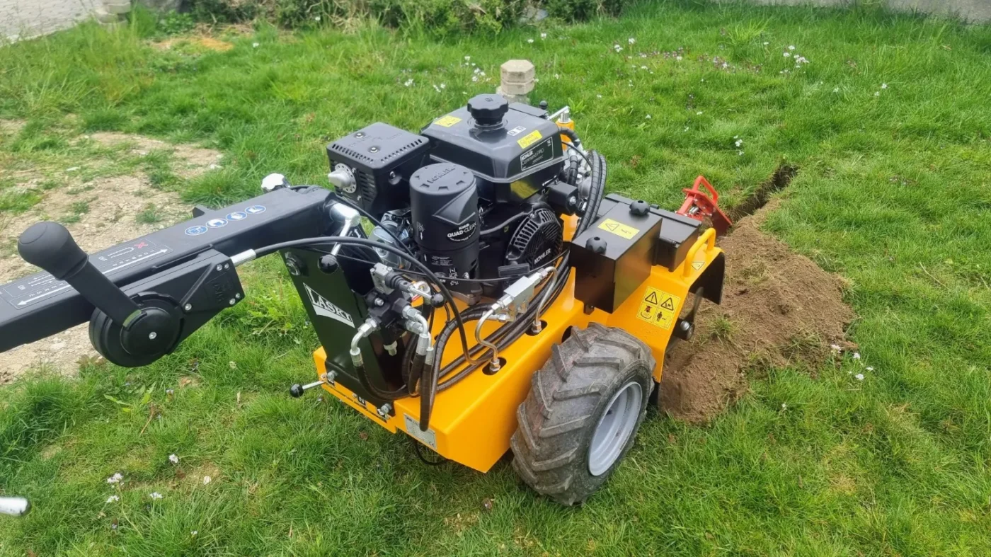 Strojni izkop ozkega jarka za različne inštalacije